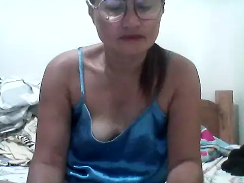 nathalie0045 online show from May 31, 10:33 pm