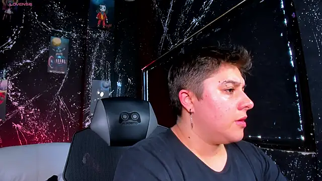 Snapshot of IanGilbert chatting on September 23, 7:56 pm IanGilbert online show from September 23, 7:56 pm