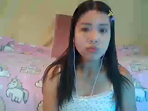 Snapshot of AnnewithanE chatting on October 10, 3:22 am AnnewithanE online show from October 10, 3:22 am