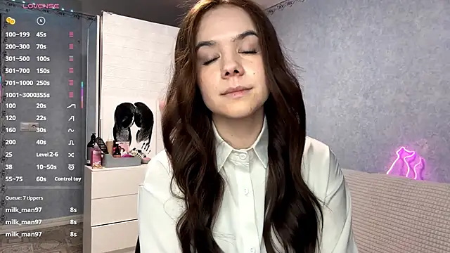 Lia rise online show from February 21, 1:23 pm