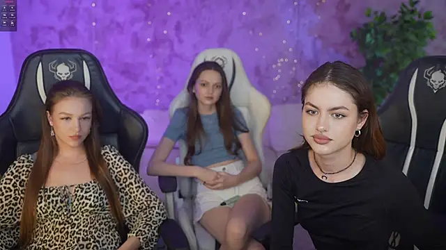 Snapshot of Ella_054 chatting on September 12, 12:56 pm Ella 054 online show from September 12, 12:56 pm