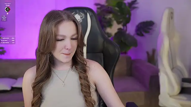 Snapshot of Ella_054 chatting on October 3, 10:15 pm Ella 054 online show from October 3, 10:15 pm