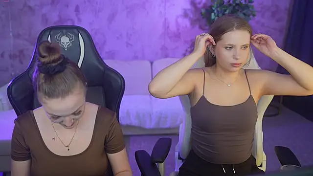 Snapshot of Ella_054 chatting on September 14, 10:35 am Ella 054 online show from September 14, 10:35 am