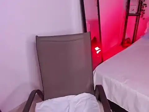 Snapshot of selene_boyer chatting on October 3, 4:34 pm selene boyer online show from October 3, 4:34 pm