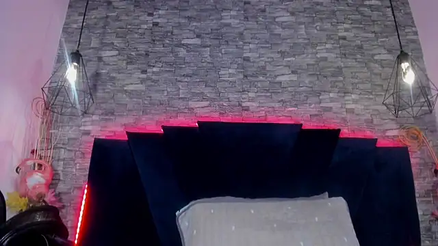 Emily Brown18 online show from April 16, 4:13 am