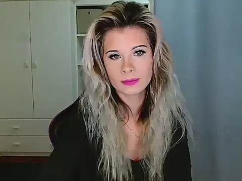 KristineGlow online show from December 15, 7:13 am