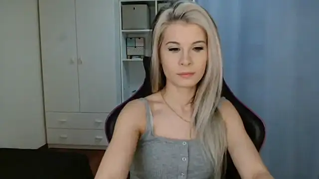 KristineGlow online show from April 24, 6:16 am