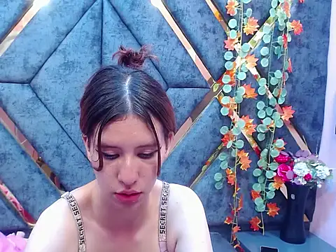 Snapshot of Gigi_Glase chatting on September 11, 1:17 am Gigi Glase online show from September 11, 1:17 am