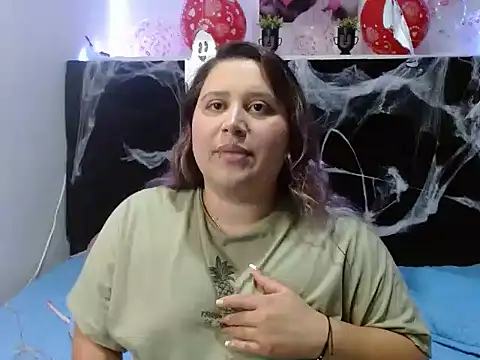 EmmaTower online show from October 14, 7:27 pm