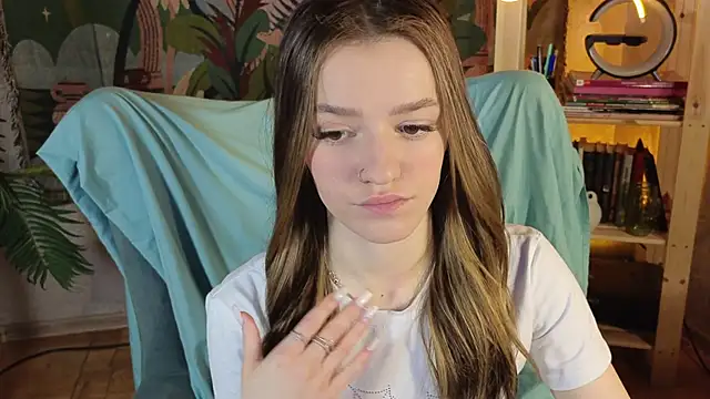 E l i z e  online show from April 8, 5:31 am