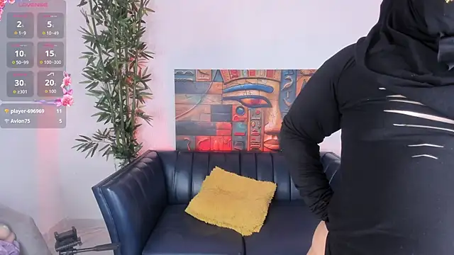 samanee konn online show from October 30, 8:10 pm