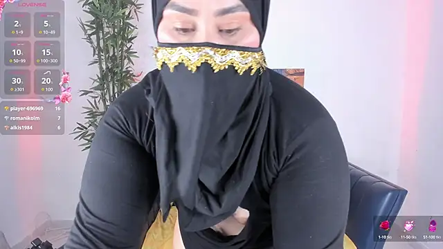 samanee konn online show from October 13, 7:49 pm