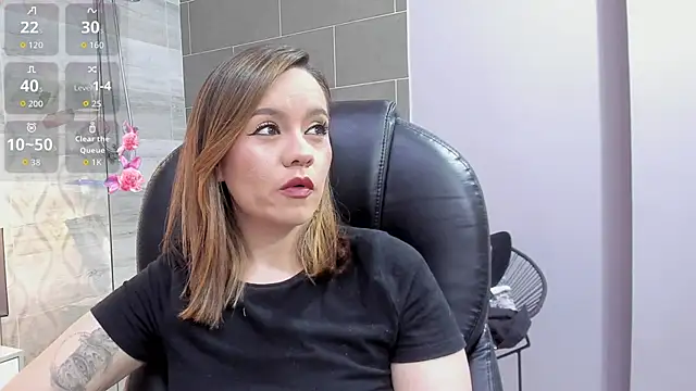 Sky Junne online show from October 23, 5:41 pm