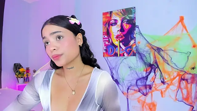 SammyRose  online show from October 28, 8:35 pm