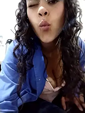 Snapshot of KAREN-25_ chatting on October 9, 1:37 pm KAREN-25  online show from October 9, 1:37 pm