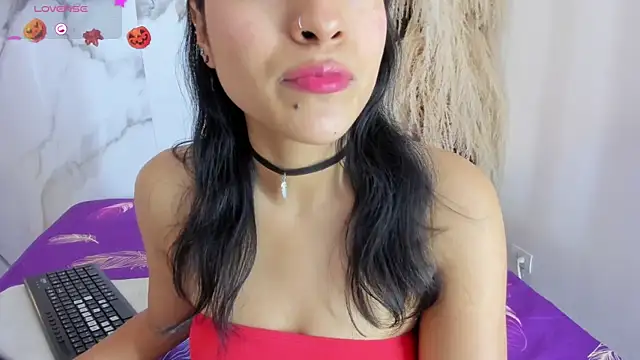 Snapshot of violettawatson chatting on October 21, 1:26 pm violettawatson online show from October 21, 1:26 pm