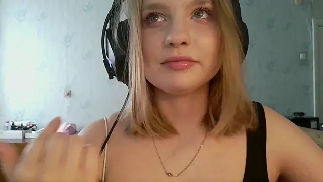 pr In cess  online show from April 18, 3:03 pm