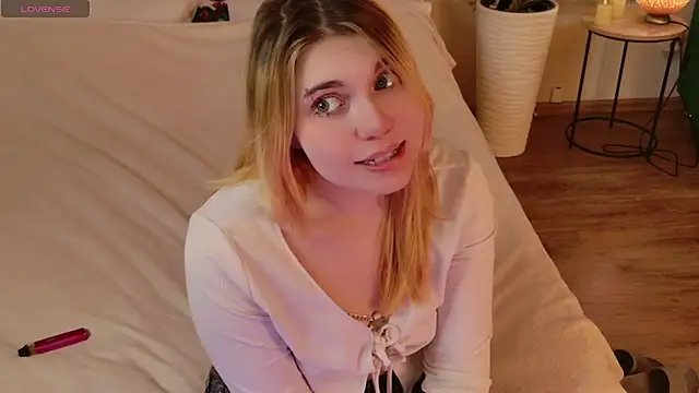 Evie Vall online show from November 28, 5:27 pm