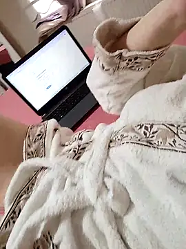 lolitaprinces online show from March 3, 1:50 pm