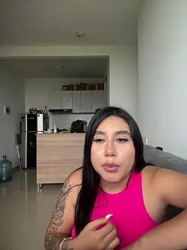 Sophie Dreamss online show from April 17, 9:50 pm