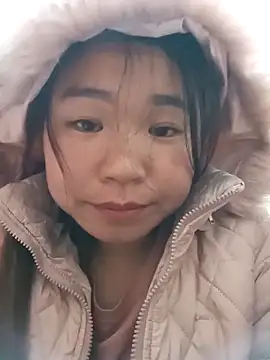 may-squirl online show from November 13, 4:00 am