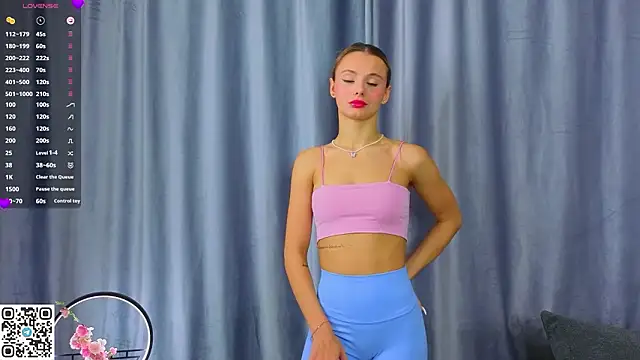 NaughtySeraphine online show from March 9, 5:10 am