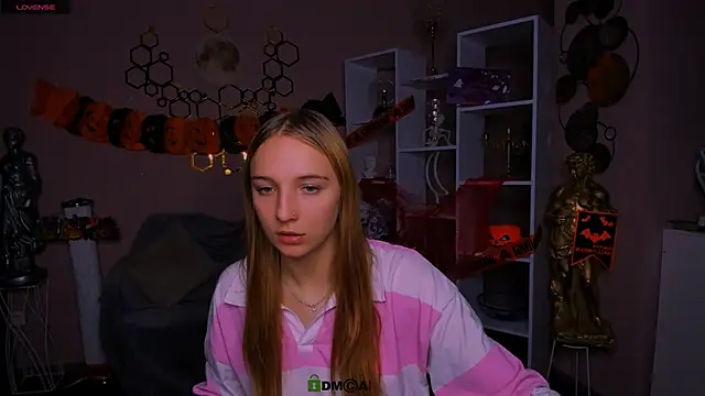 kitniss dreamy online show from October 22, 4:34 pm