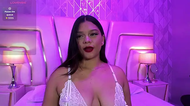 HatsaJones online show from November 4, 3:44 am