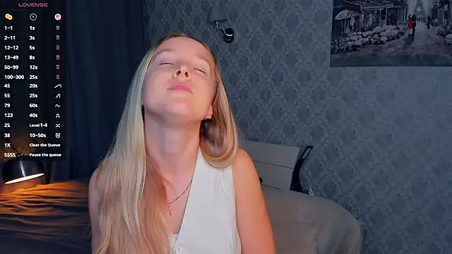 SoonMoor online show from September 19, 5:56 pm