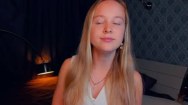 SoonMoor online show from September 9, 6:19 pm