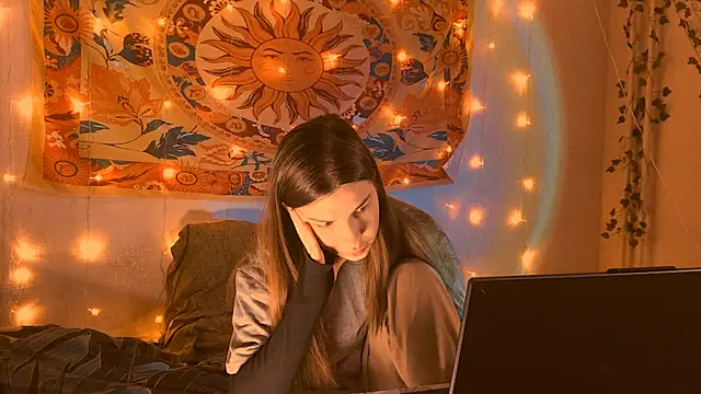 AliceCUNTach online show from February 10, 5:21 am