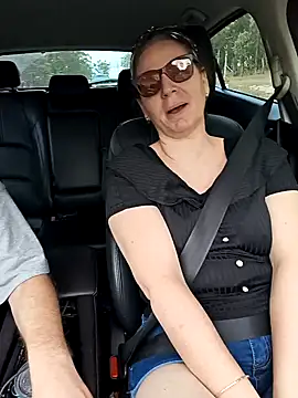 aussiepeaches online show from February 7, 12:03 am