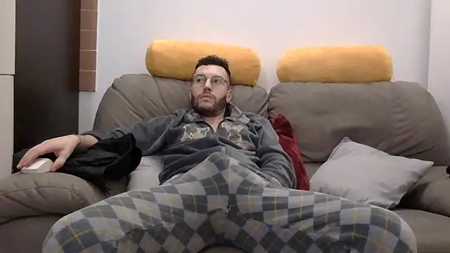 Amicisegreti online show from February 7, 6:28 am