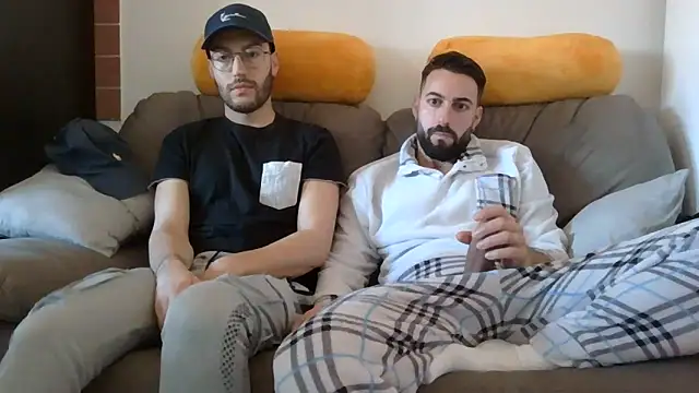 Amicisegreti online show from March 21, 6:29 am