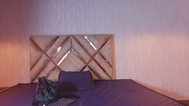 Olivia11  online show from February 25, 12:48 pm