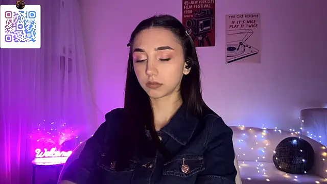 LinaMour online show from March 27, 1:18 am