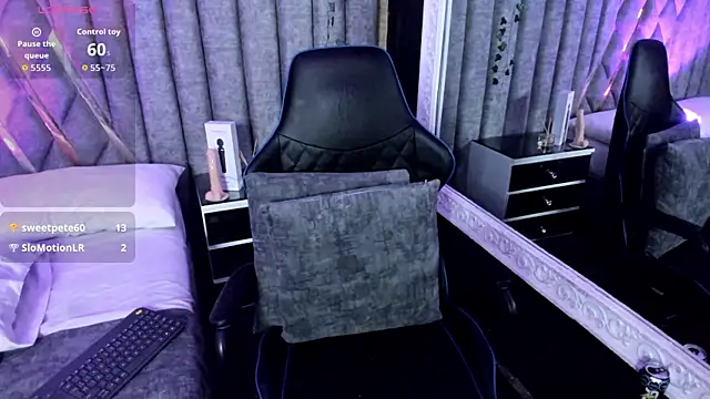 SkylerBloomm online show from March 16, 5:44 am