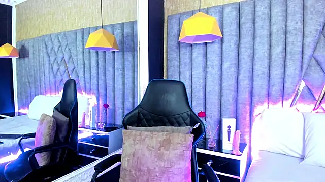 SkylerBloomm online show from February 16, 7:52 am