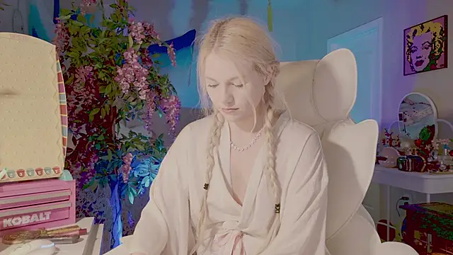 Talulaa online show from April 19, 5:13 pm