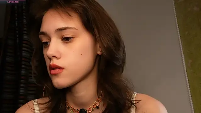 ttragedienne online show from October 28, 1:50 pm