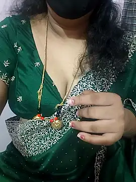 luci-queen online show from May 19, 7:37 am