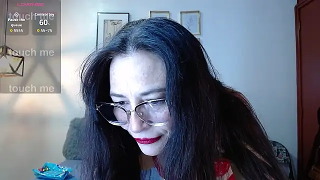  naomi s online show from April 10, 1:39 pm