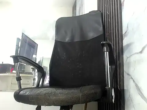 Snapshot of CamelyHott chatting on October 15, 7:38 pm CamelyHott online show from October 15, 7:38 pm