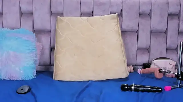 Alexa-Hunter online show from September 26, 2:15 pm