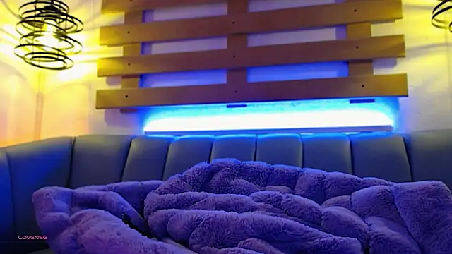 ArianaSantana online show from October 15, 1:03 pm