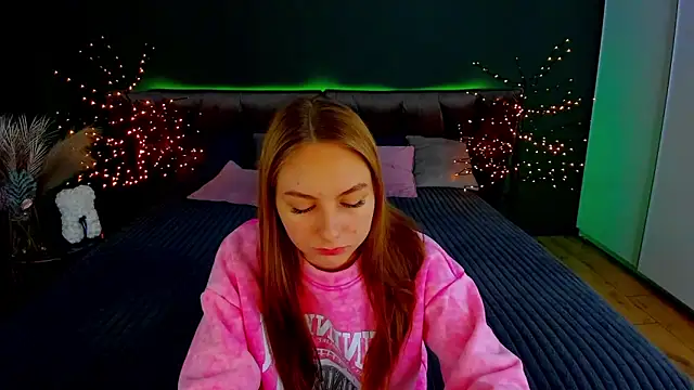 MilaAddams online show from November 14, 6:46 am