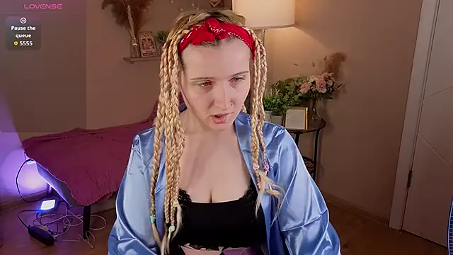 Milana Key online show from December 4, 9:37 pm