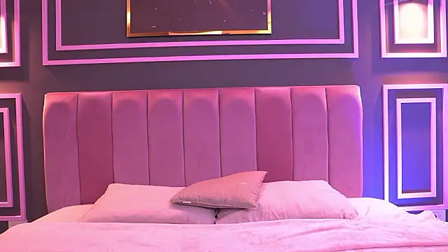 Tayler Kim online show from February 22, 6:53 pm