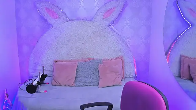 Gaby louse online show from April 16, 8:08 pm