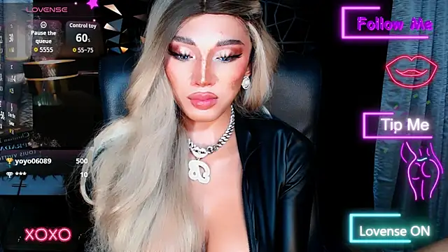 Snapshot of xUrGoddess_Bellax chatting on October 21, 8:24 pm xUrGoddess Bellax online show from October 21, 8:24 pm